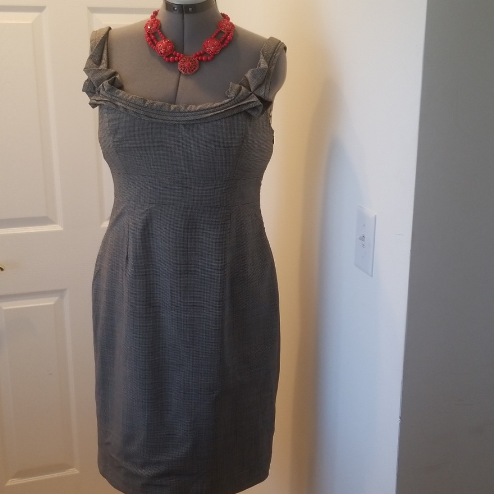 Dress - Picture 2 of 4